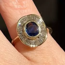 Vintage 3.1ctw Oval Cut Sapphire Ballerina Ring