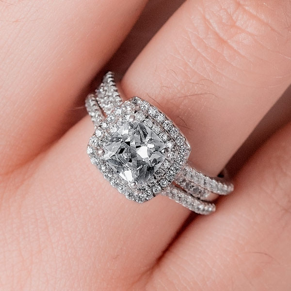 DazzlRing Handmade Brilliant 1 ct Cushion Cut Wedding Set