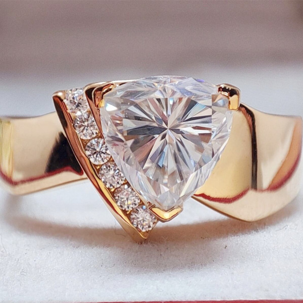 Art Deco 2.5ctw Trillion Cut White Sapphire Ring