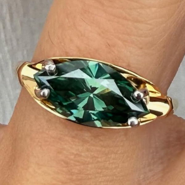 2.5ctw Marquise Cut Emerald Ring