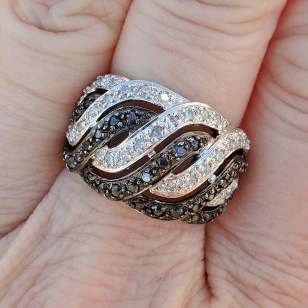 3ctw Round Cut Black & White Sapphire Crossover Band Ring