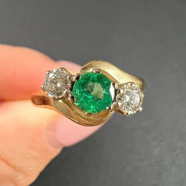 2.2ctw Round Cut Emerald Three-Stone Crossover Ring