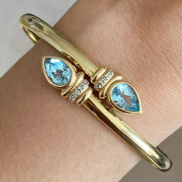 6.75ctw Pear Cut Aquamarine Bangle Bracelet