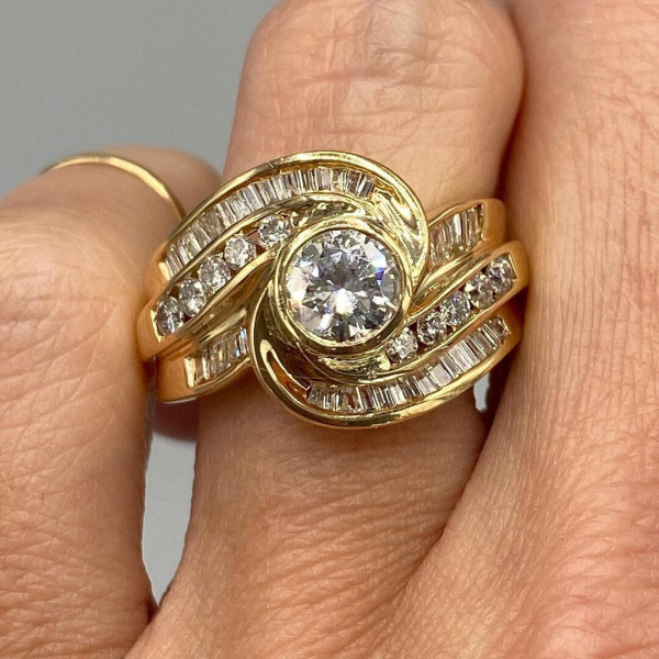 Estate 3.1ctw Round Cut White Sapphire Ring