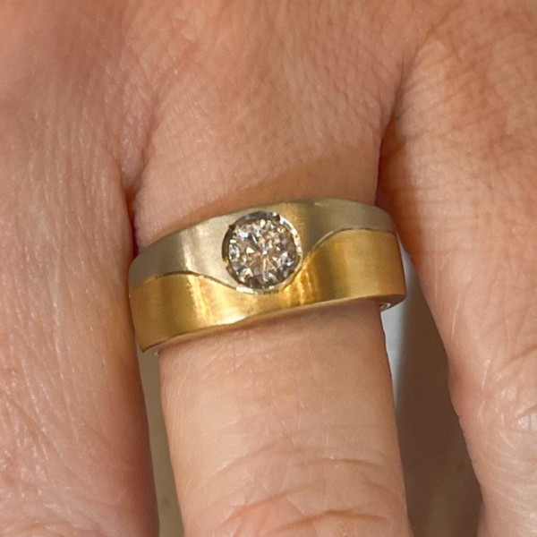 2ctw Round Cut White Sapphire Two-Tone Flush Set Unisex Ring