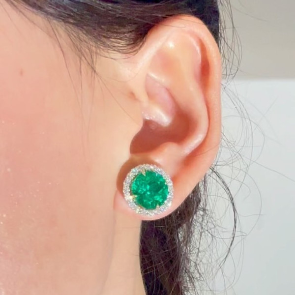 8.8ctw Round Cut Emerald Stud Earrings