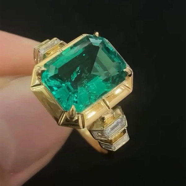4ctw Emerald Cut Emerald Ring