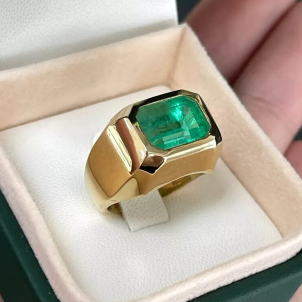 4.25ctw Emerald Cut Emerald Solitaire Ring