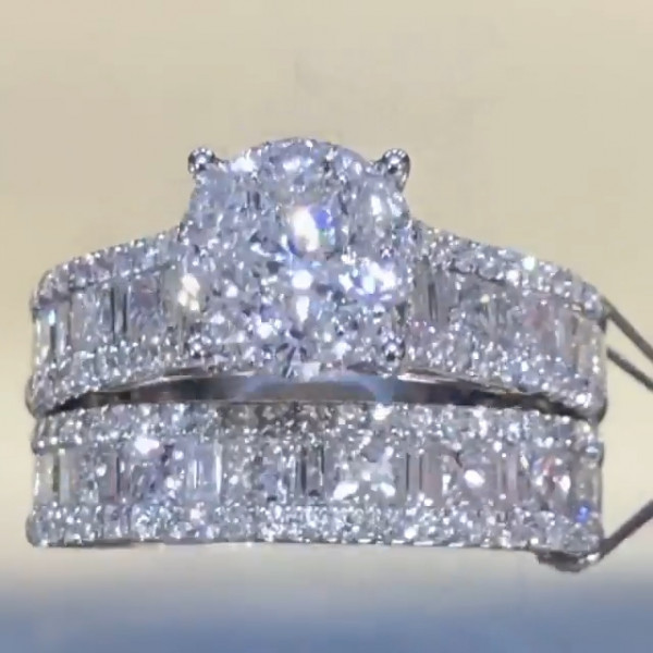 Handmade 1.5 CT Round Shape Stunning Engagement Ring